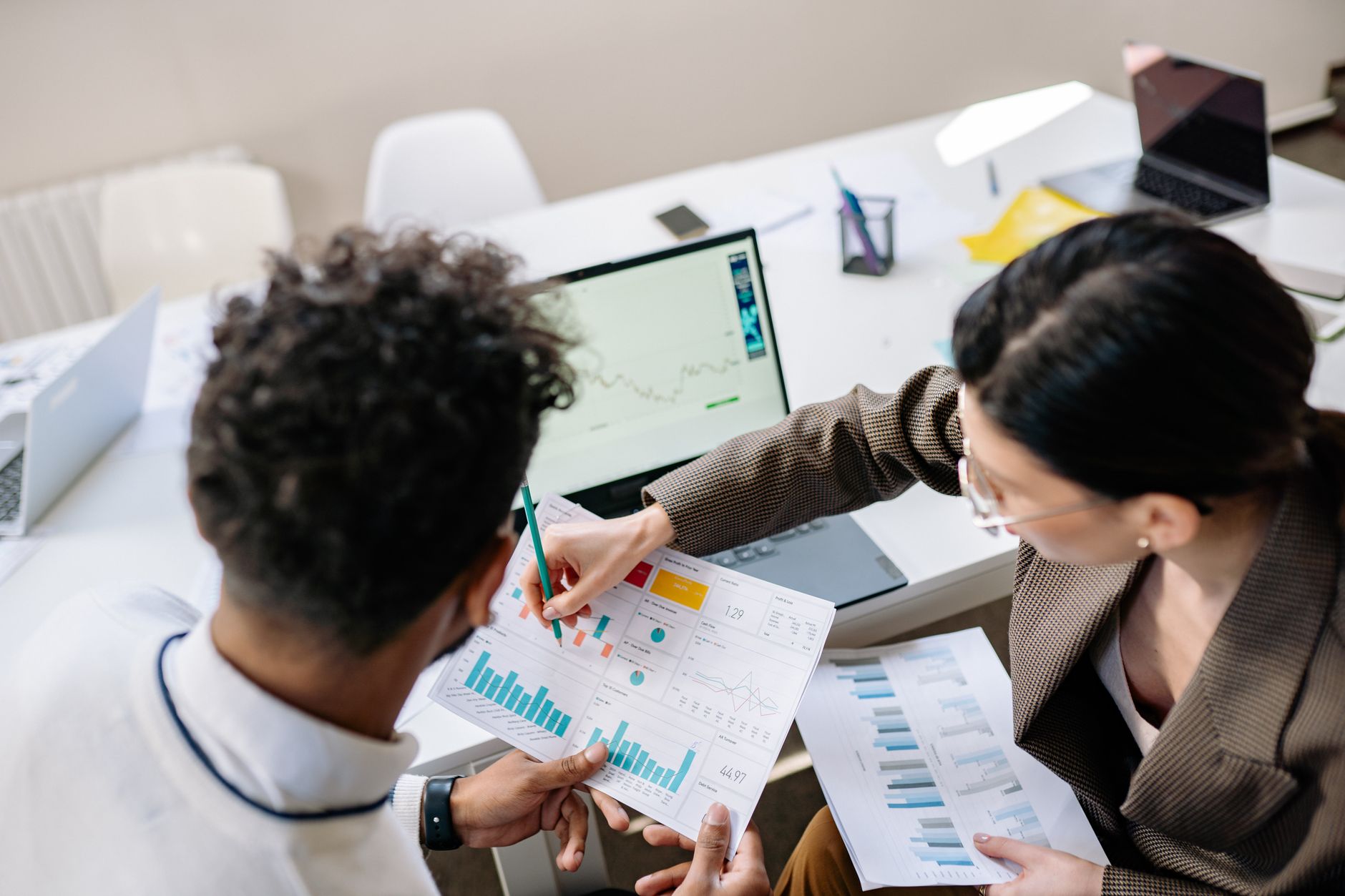 Sai Lầm #1: Chạy Quảng Cáo Trước Khi Có Chiến Lược Nền Tảng - D2C Marketing Strategy: Sai Lầm Phổ Biến Và Cách Tránh (Cậ