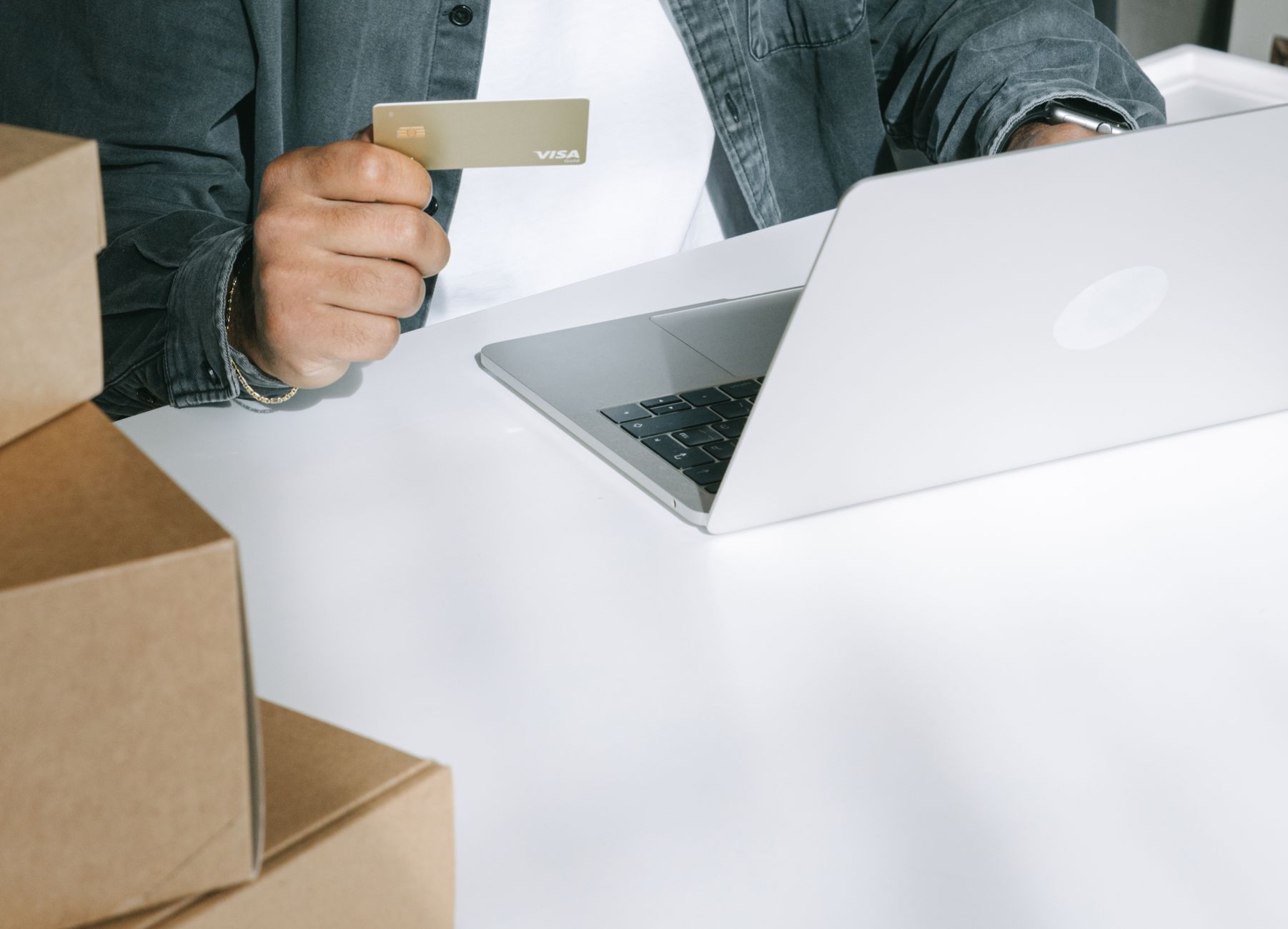 1. Ecommerce Marketing 2026: Bối cảnh và thách thức mới - Ecommerce Marketing Strategy 2026: Case Study Thực Tế Từ NgoiS