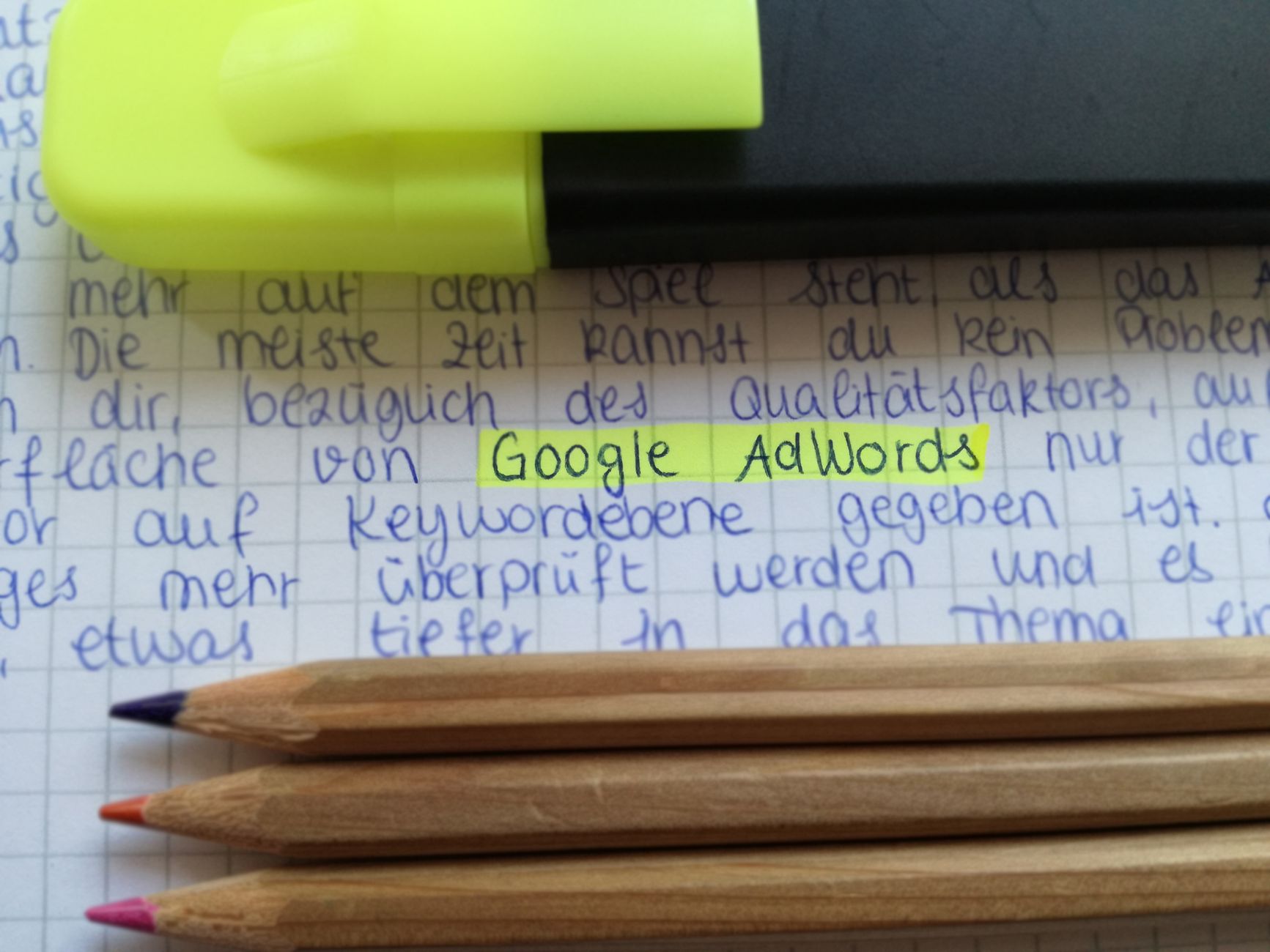 Google AdSense Là Gì? Định Nghĩa Và Vai Trò - Google AdSense Là Gì? Hướng Dẫn Toàn Diện Kiếm Tiền Từ Website (2025)