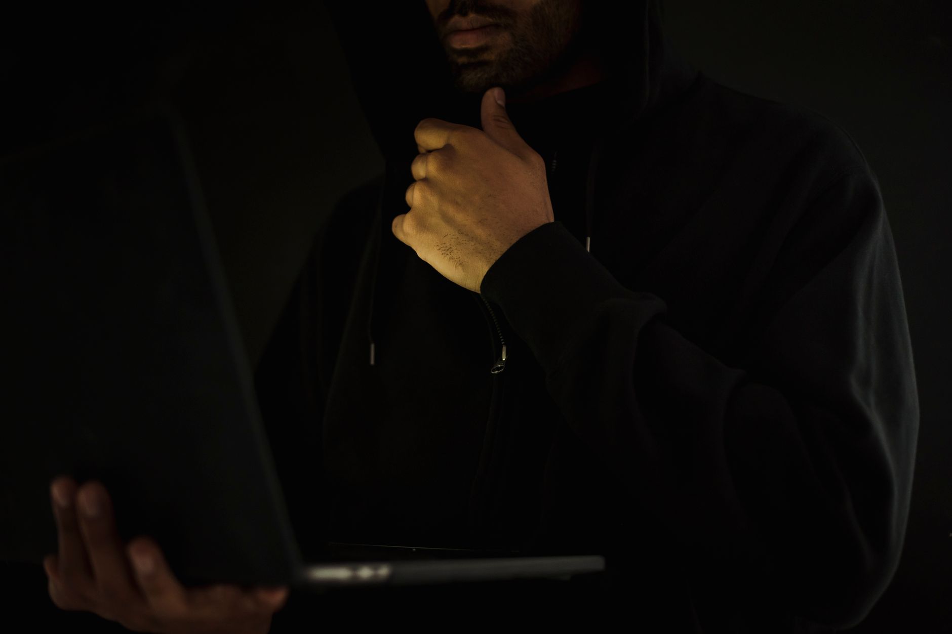 1. Hacked Content Spam Là Gì? - Hacked Content Spam: Kẻ Thù Nguy Hiểm Nhất Của Website Bạn (Và Cách Tiêu Diệt)
