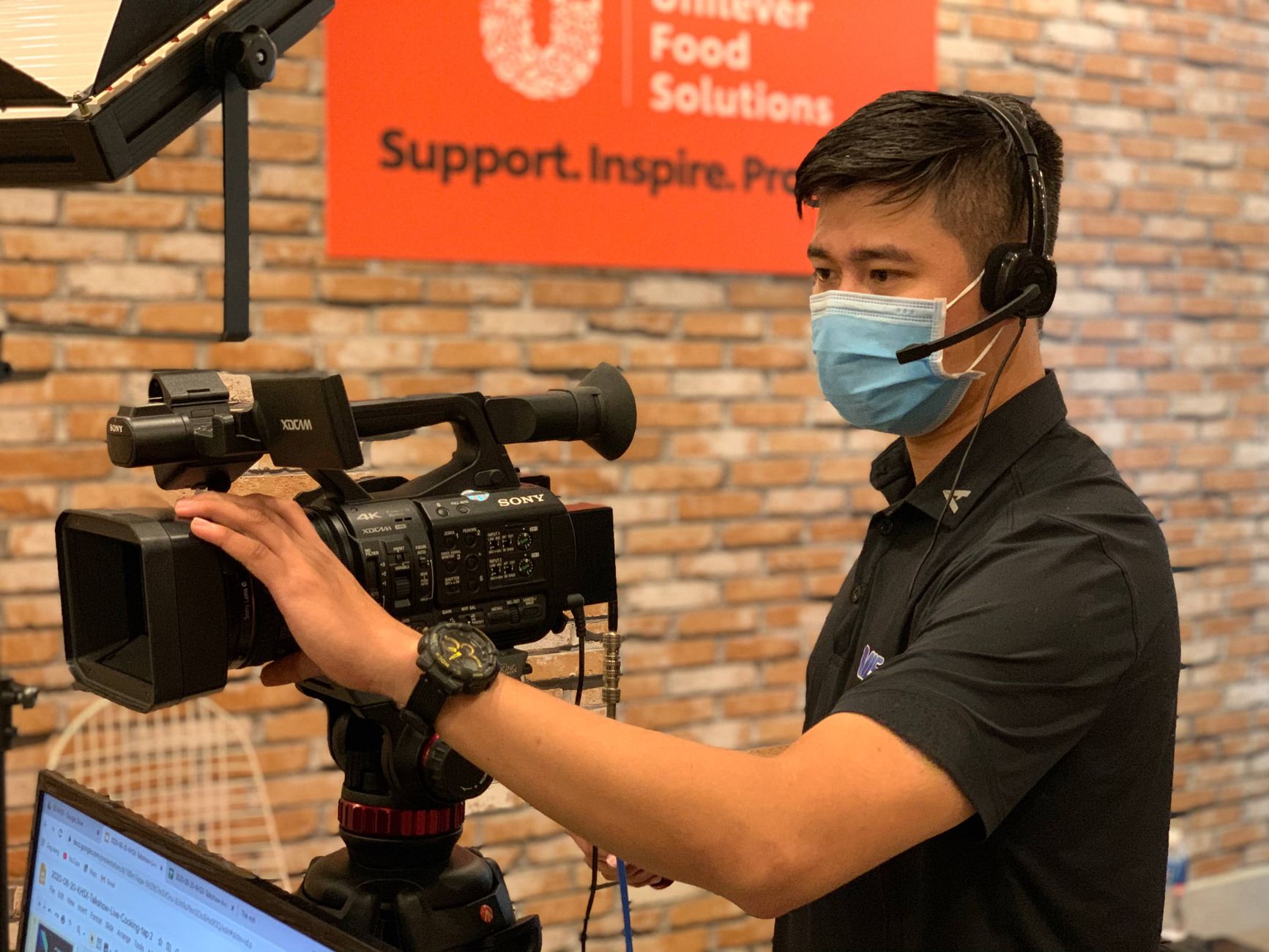 Tại sao livestream bán hàng lại "bá đạo" đến vậy? - Livestream Bán Hàng: Bí Kíp Live 2 Giờ Bán 500 Đơn Không Cần Fanpage