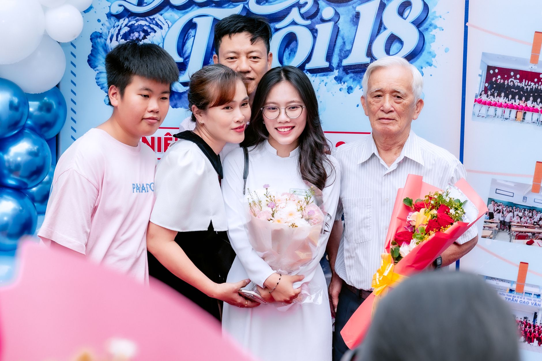 Tại Sao Video Marketing Lại Là "Vua" Trên TikTok 2026? - Lợi Ích Khi Sử Dụng Video Marketing Kết Hợp Những Từ Bí Cấm Khi