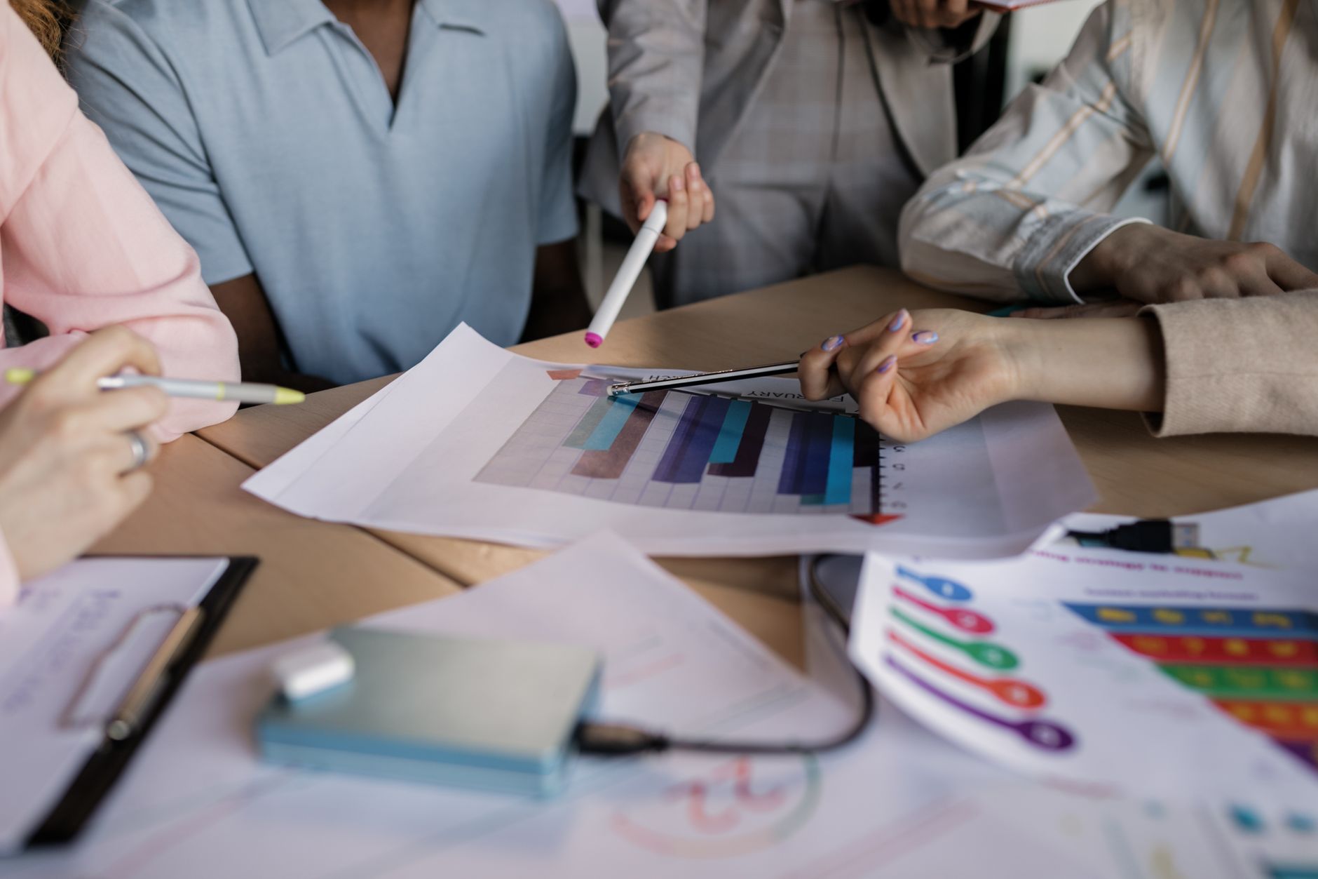 Marketing ROI Measurement là gì và tại sao nó quan trọng trong 2026? - Marketing ROI Measurement: Sai Lầm Phổ Biến Và Cá