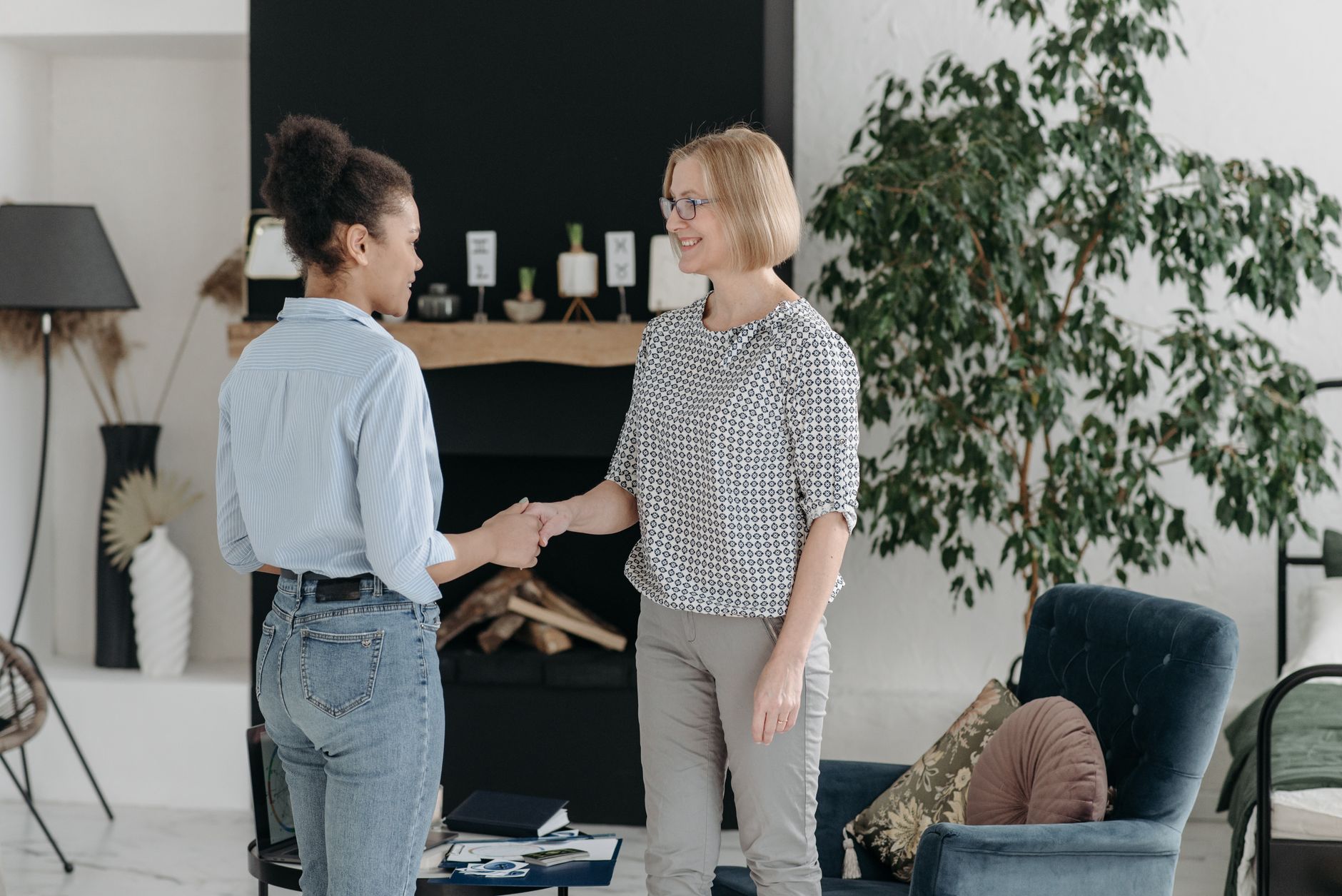 Referral Marketing là gì? Tại sao nó "bá đạo" hơn quảng cáo truyền thống? - Referral Marketing Strategy: Bí Quyết Tăng D
