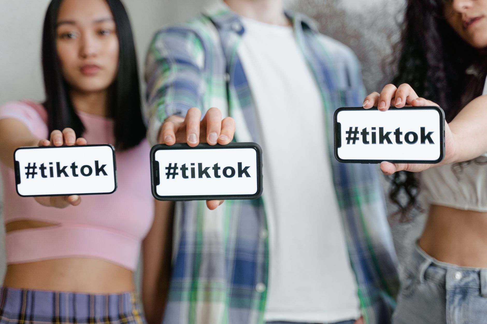 TikTok Shop là gì? Chi phí vận hành ra sao? - So Sánh Chi Phí TikTok Shop Và Chi Phí Xây Kênh TikTok: Nên Chọn Cái Nào C
